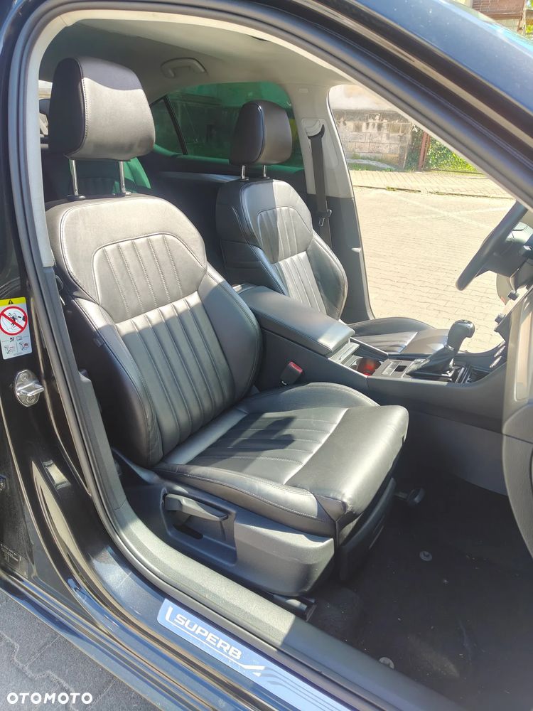 Skoda Superb 2.0 TDI L&K DSG - 12