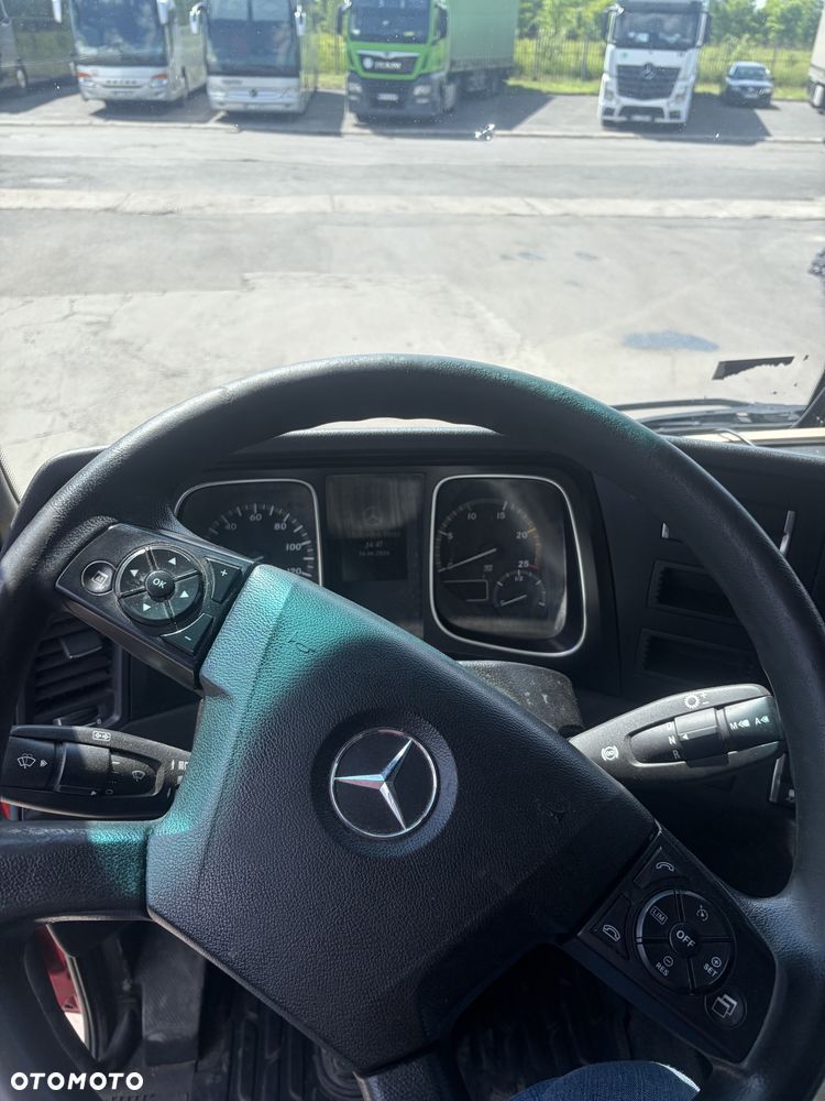 Mercedes-Benz ACTROS - 10