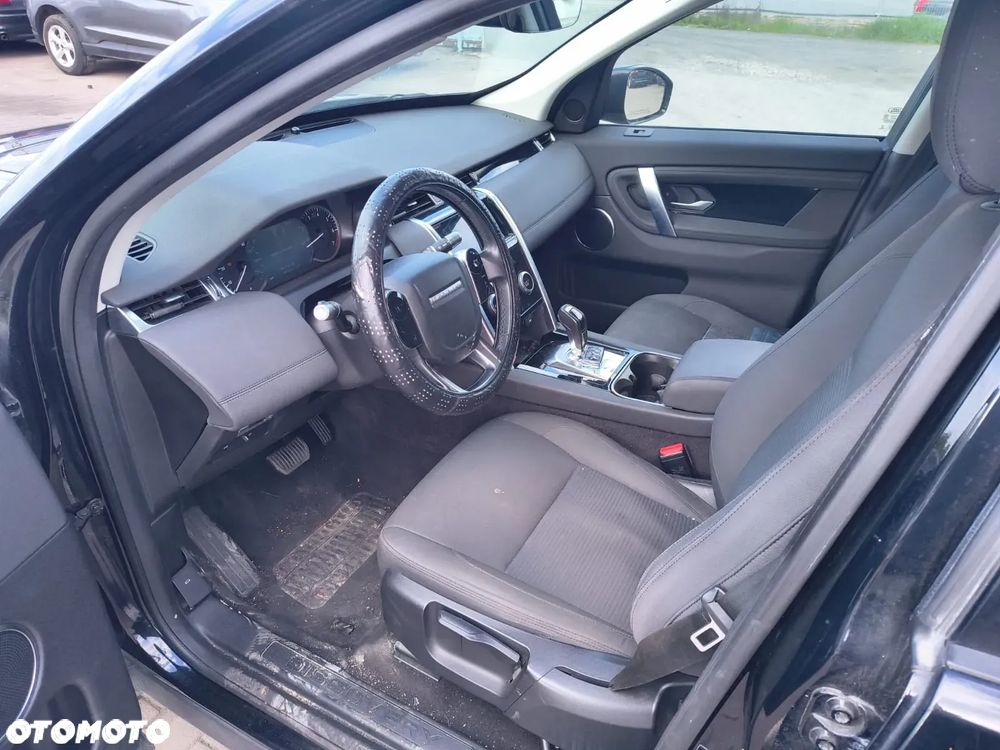 Land Rover Discovery Sport - 8