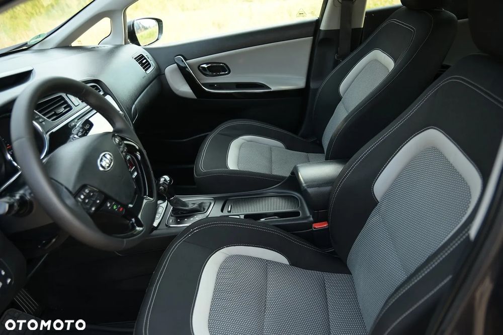 Kia Ceed 1.6 GDI DCT Platinum Edition - 24