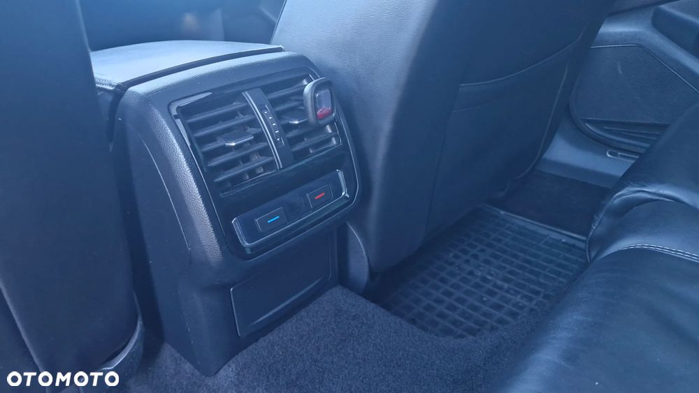 Volkswagen Passat 2.0 TSI OPF 4 Motion DSG Highline - 26