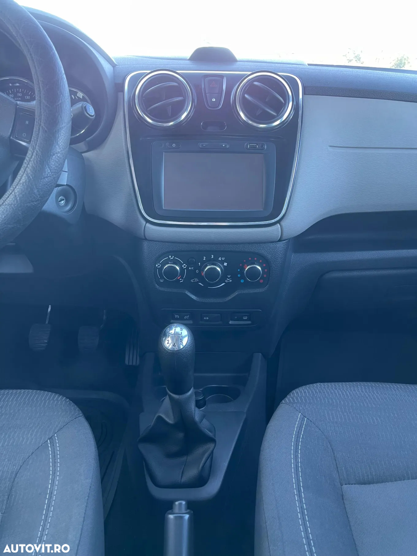 Dacia Lodgy 1.5 dCi 90 CP Ambiance - 11