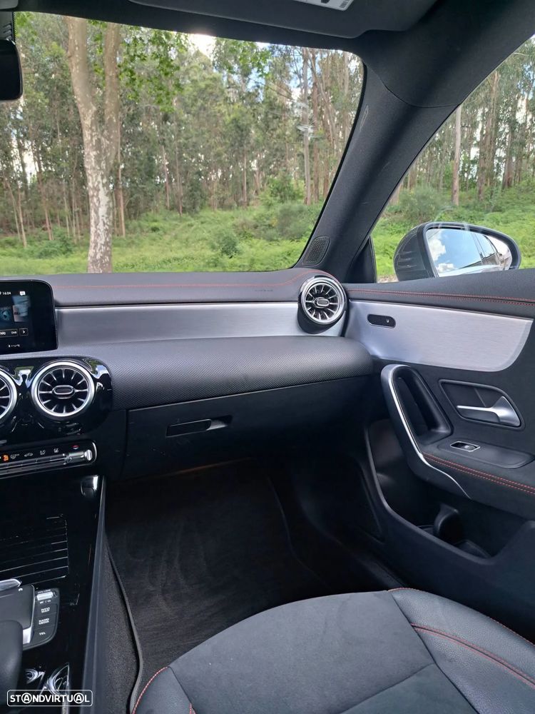 Mercedes-Benz CLA 250 e Shooting Brake AMG Line - 12