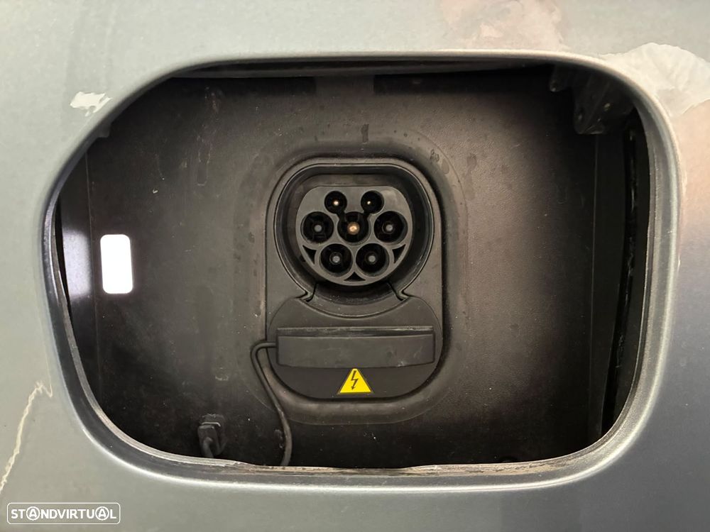 Xpeng G9 78.2 kWh Standard Range - 51