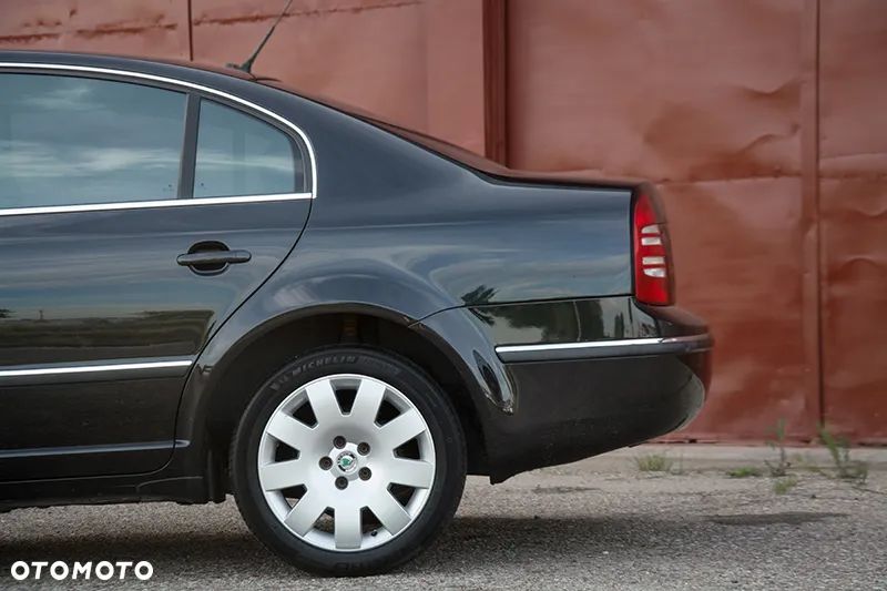 Skoda Superb 2.8 V6 Elegance - 13