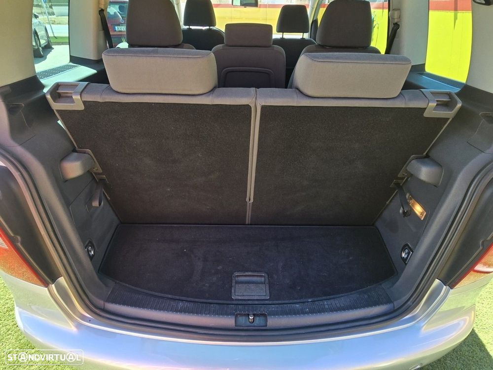 VW Touran 2.0 TDI Blue.Highline 7L - 7