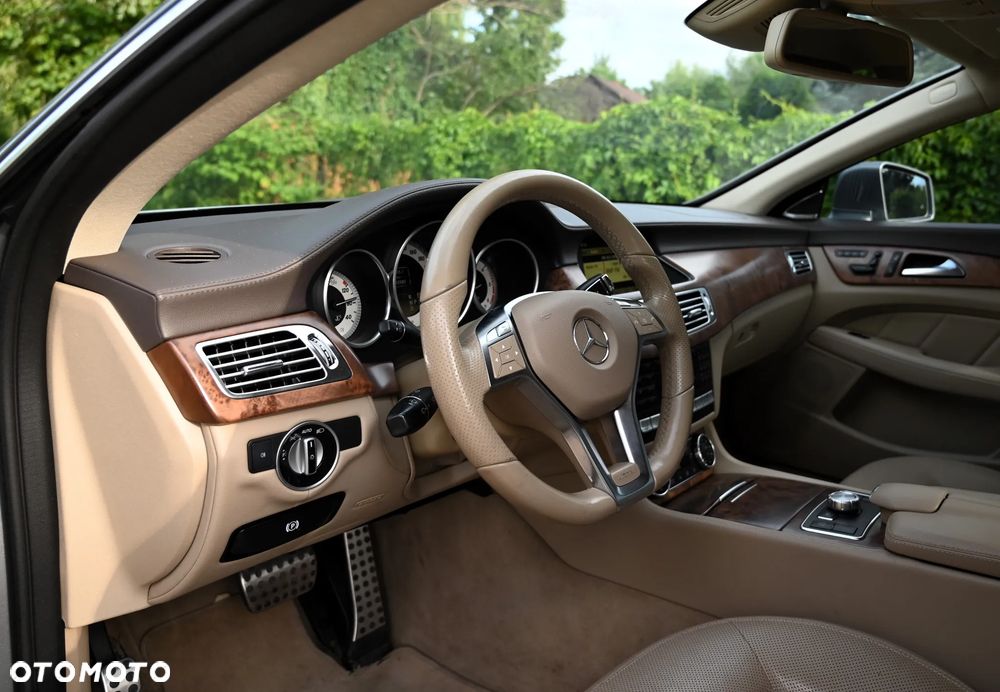 Mercedes-Benz CLS - 21