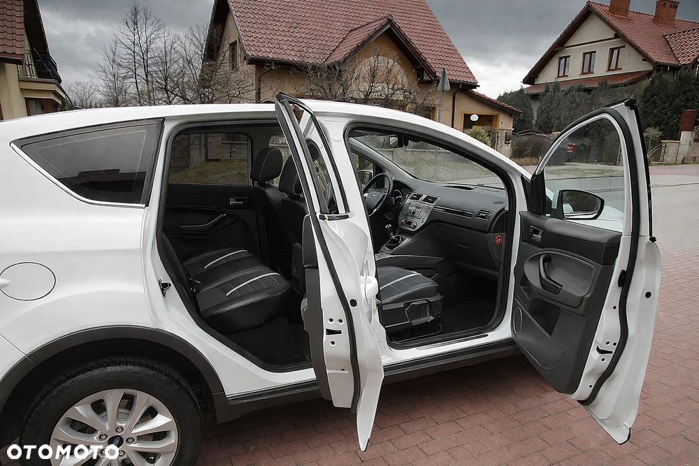 Ford Kuga 2.0 TDCi 4x4 Titanium - 20