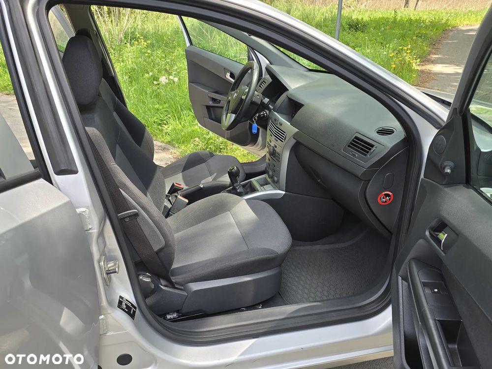 Opel Astra 1.6 Enjoy - 10