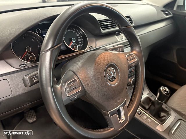 VW Passat 1.6 TDI BlueMotion - 8