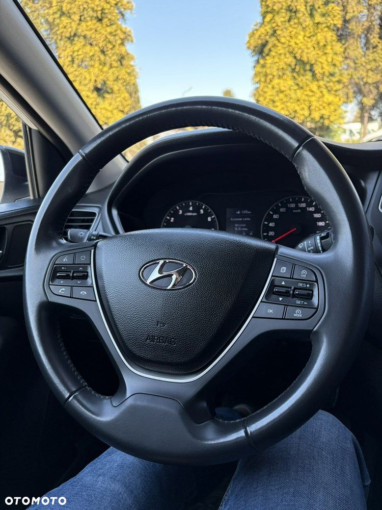 Hyundai i20 - 18