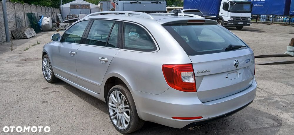 Skoda Superb 2.0 TDI Green tec 4x4 DSG Elegance - 6