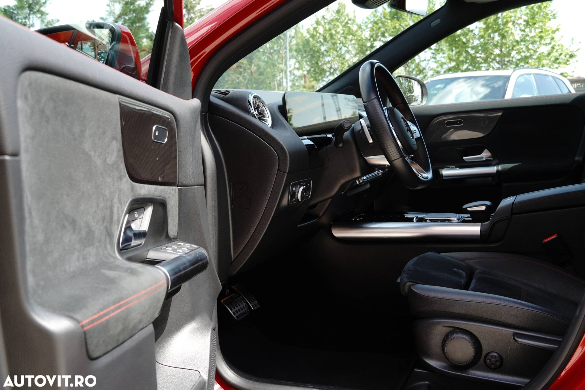 Mercedes-Benz GLA - 13