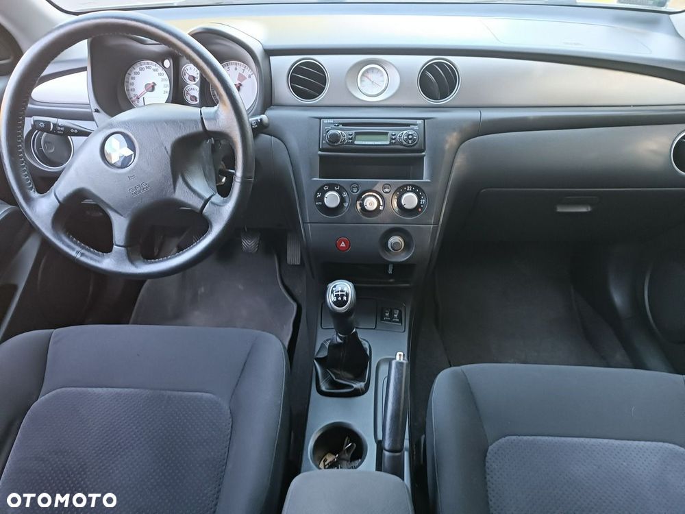 Mitsubishi Outlander - 16