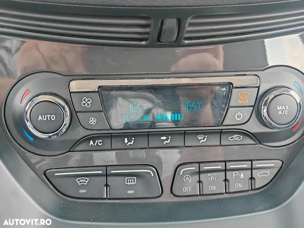 Ford Kuga 2.0 TDCi 4WD Powershift Titanium - 20