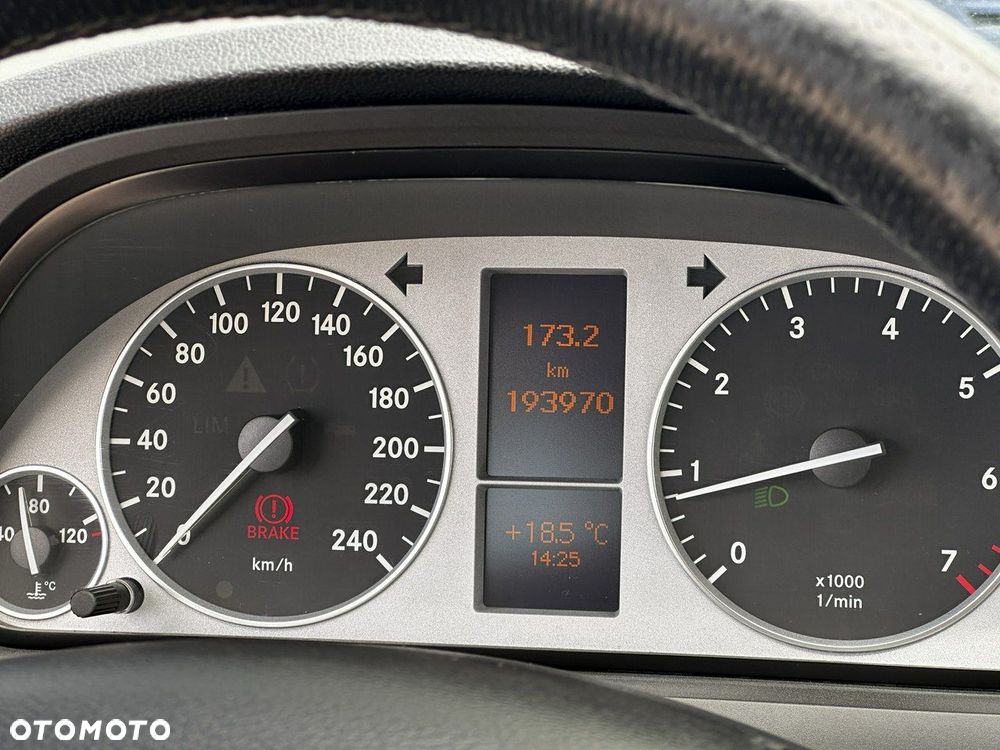 Mercedes-Benz Klasa B 180 BlueEffICIENCY - 17