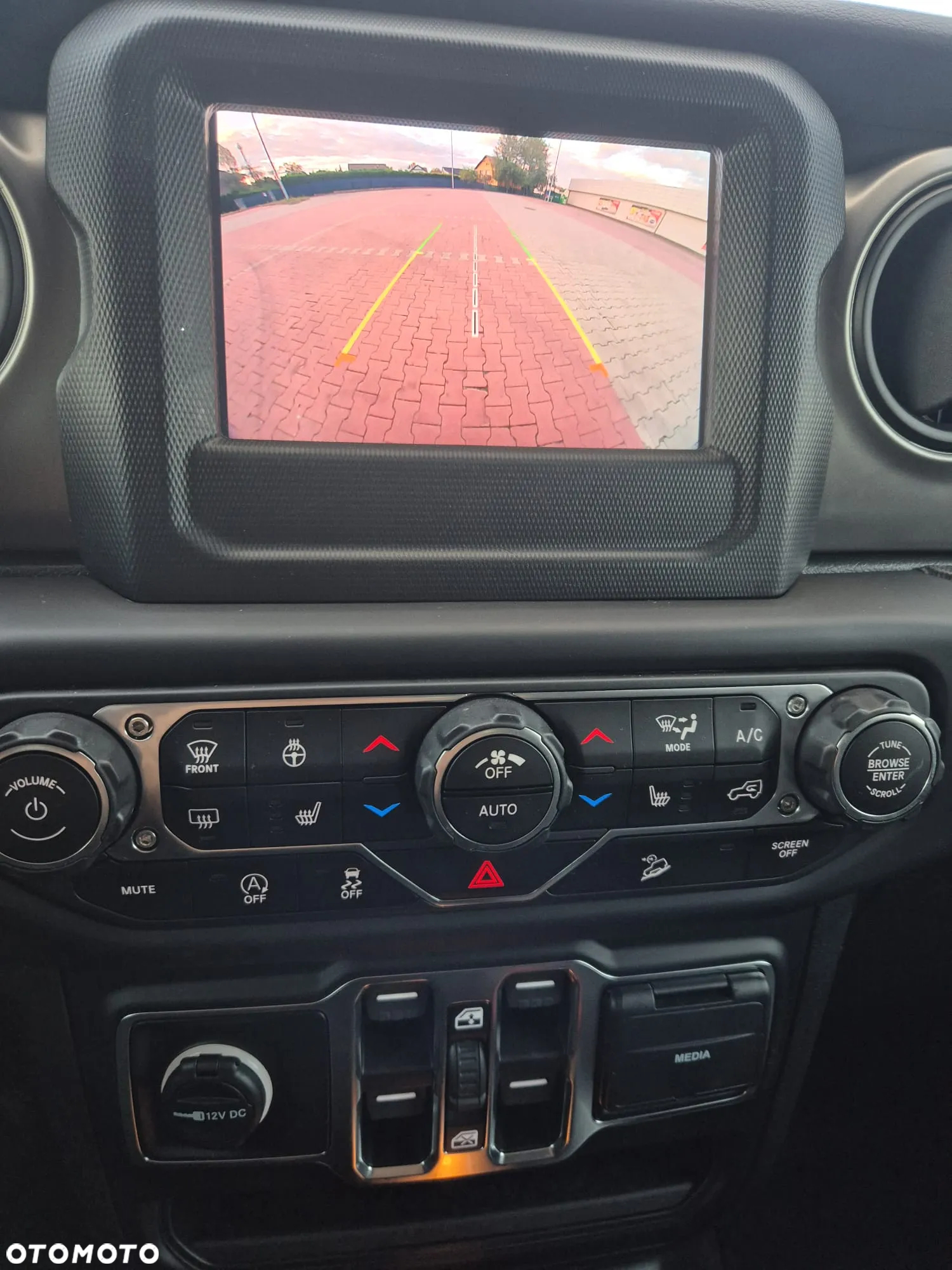 Jeep Wrangler Unlimited Hard-Top 3.6 Automatik Black Edition - 24