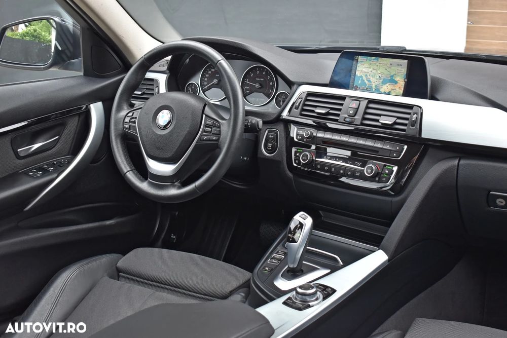 BMW Seria 3 320i Aut. Sport Line - 14