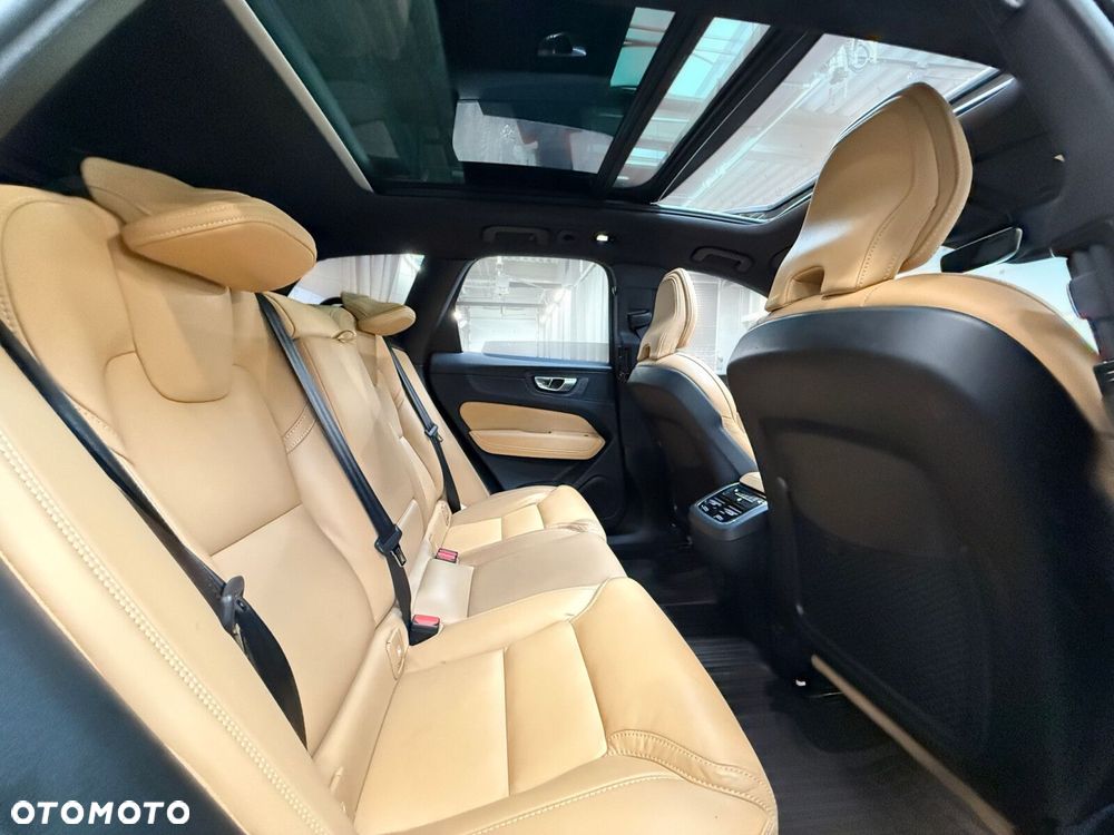 Volvo XC 60 B4 D AWD Inscription - 27