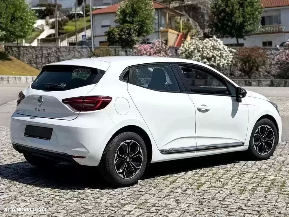 Renault Clio 1.0 TCe Exclusive — fotografia 3