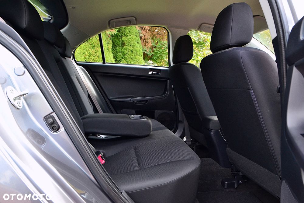 Mitsubishi Lancer Sportback 1.6 ClearTec - 11