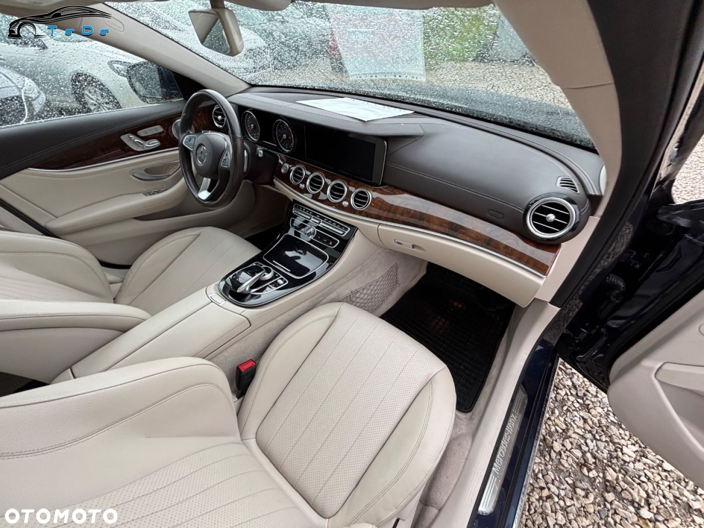 Mercedes-Benz Klasa E 300 9G-TRONIC - 29