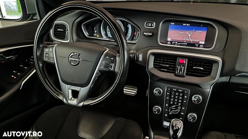 Volvo V40 D3 Geartronic RDesign - 21