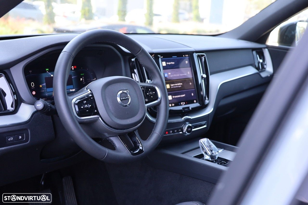 Volvo XC 60 2.0 T6 PHEV Plus Dark AWD - 13