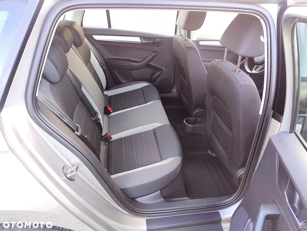 Skoda RAPID 1.0 TSI Ambition - 10