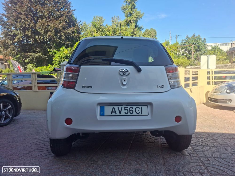 Toyota iQ 1.0 VVT-i 2 MultiDrive - 9