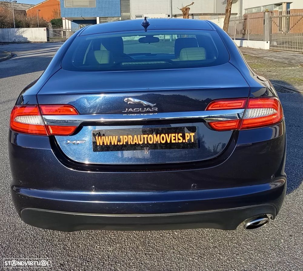 Jaguar XF 2.2 D Premium Luxury - 8