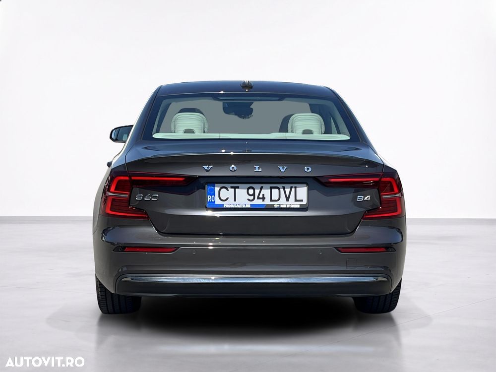 Volvo S60 B4 MHEV AT Plus Dark - 5