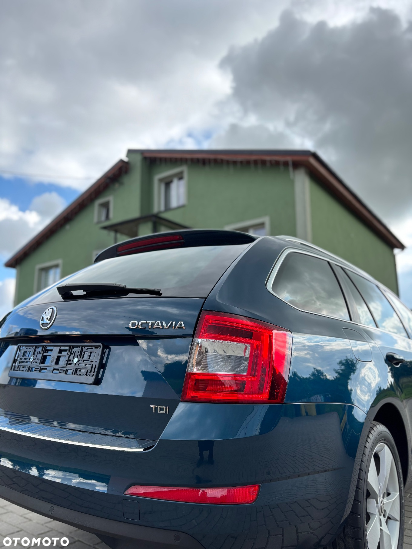 Skoda Octavia Combi 1.6 TDI DPF DSG Elegance - 9