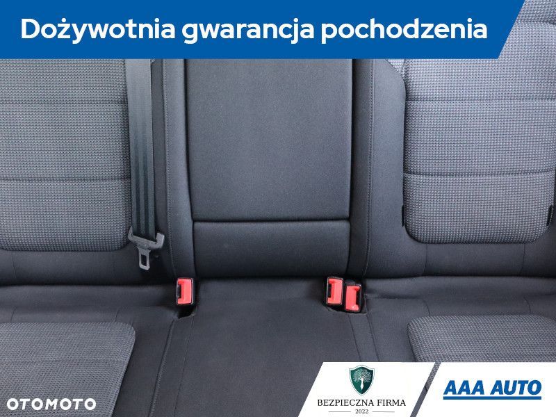 Volkswagen Passat - 11