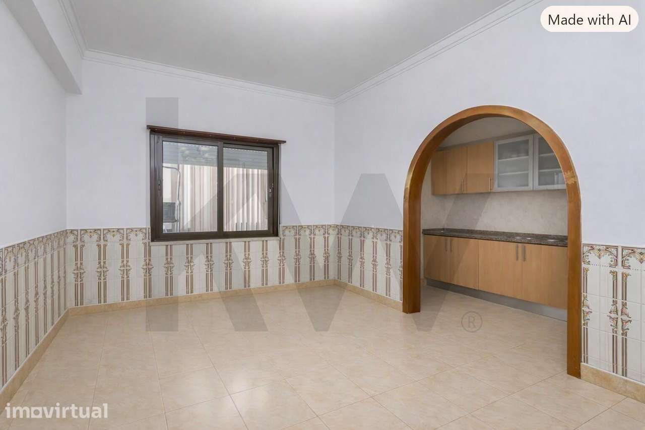 Apartamento T4 transformado em T3 na Amora - Grande imagem: 4/18