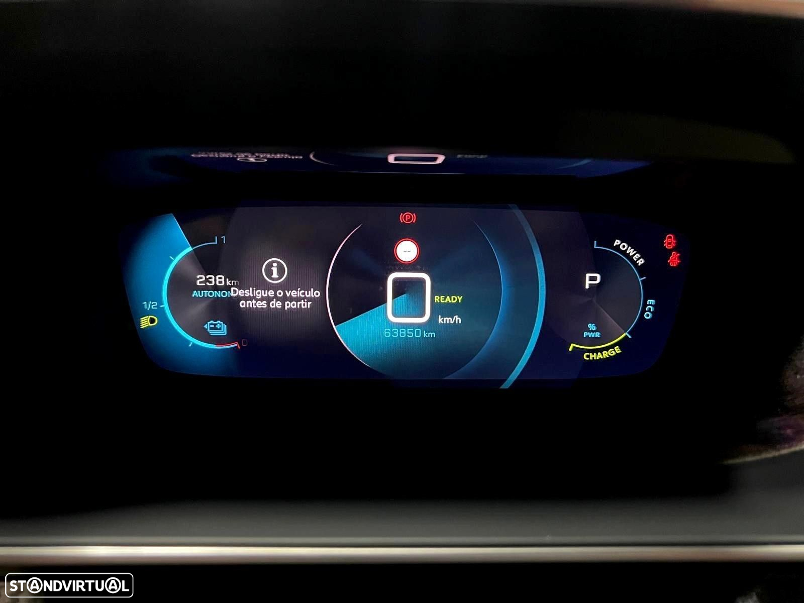 Peugeot e-2008 50 kWh GT - 28