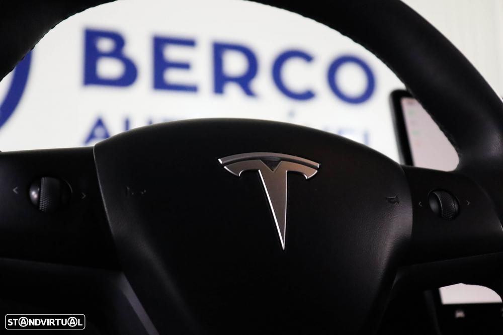 Tesla Model Y Performance Dual Motor AWD - 28