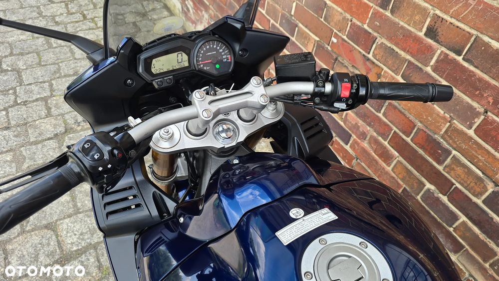 Yamaha FZ - 13