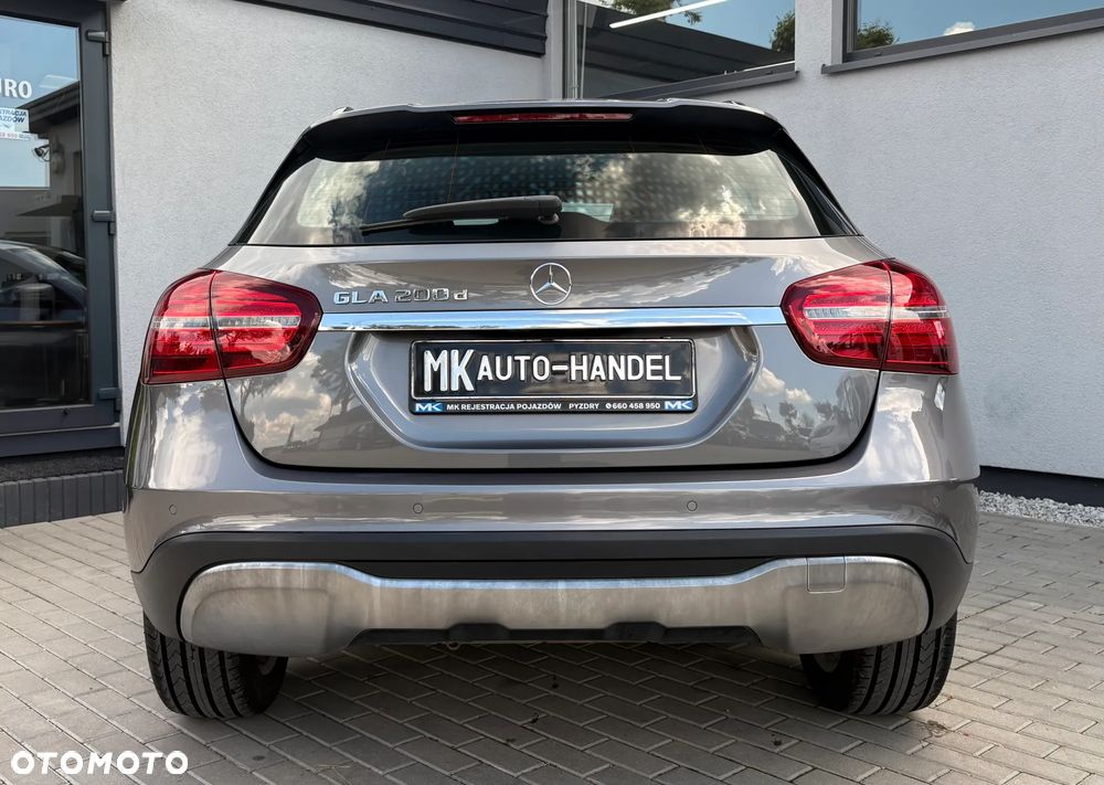 Mercedes-Benz GLA - 5