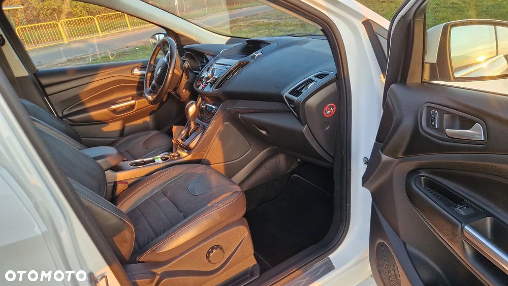 Ford Kuga 2.0 TDCi 4x4 Titanium - 4