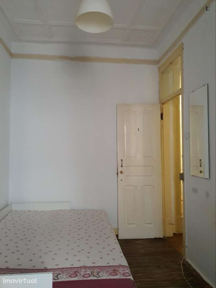 Quarto - localizado em Alameda Lisbon - Grande imagem: 2/14