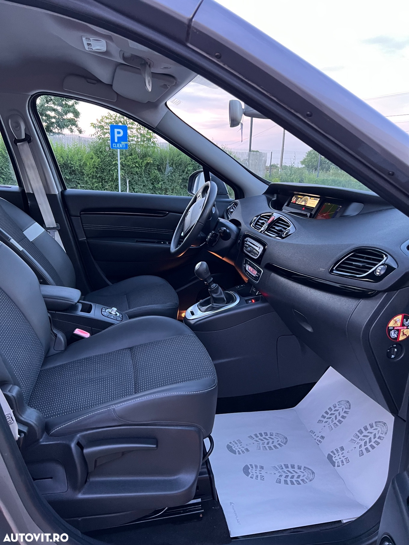 Renault Scenic TCe 130 Bose Edition - 24