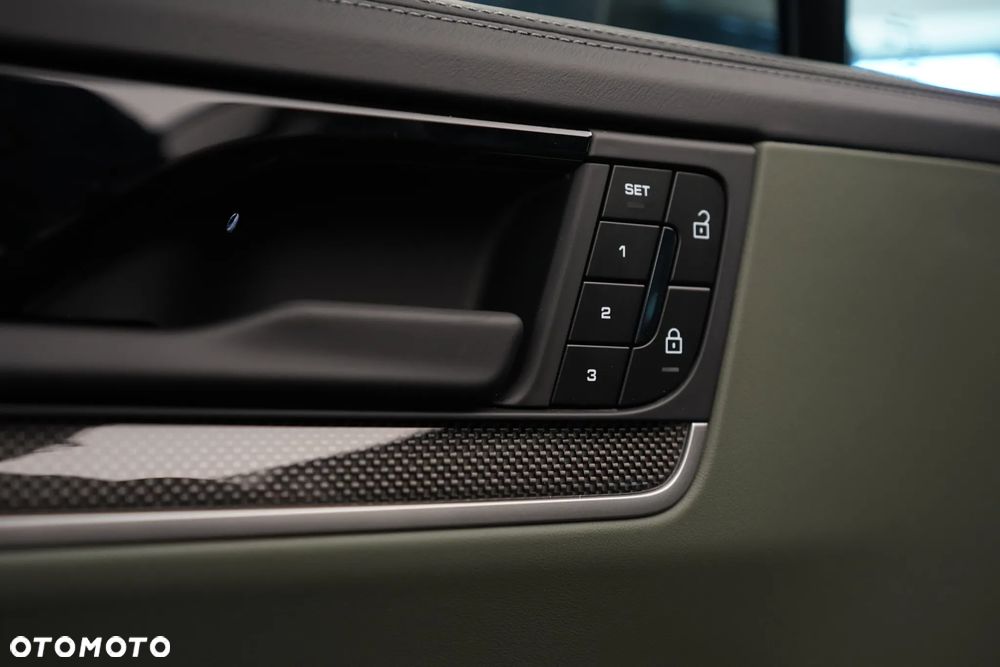 Porsche Cayenne - 20