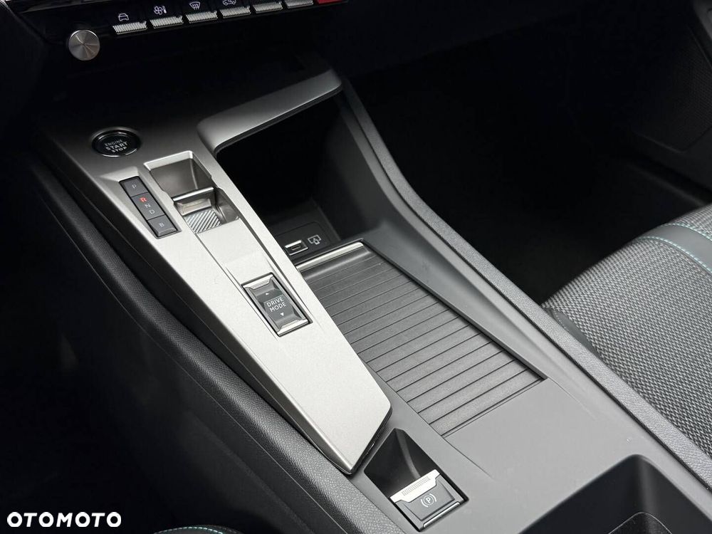 Peugeot 408 - 15