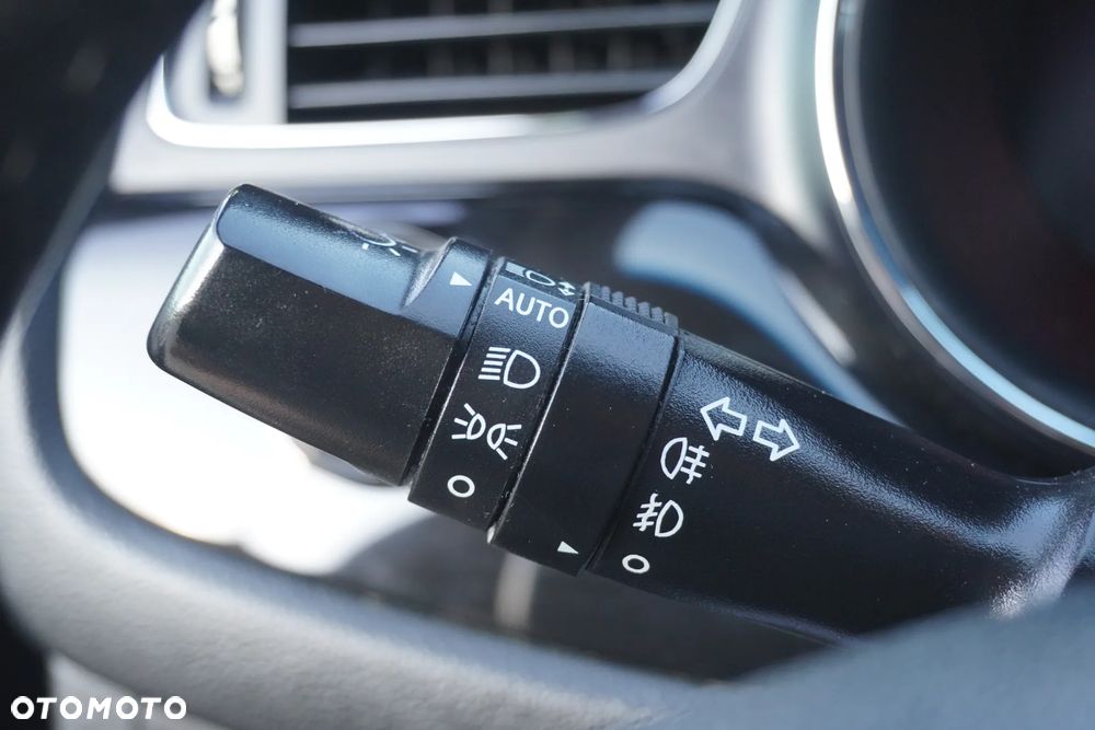Kia Ceed 1.6 GDI ISG Dream-Team Edition - 32