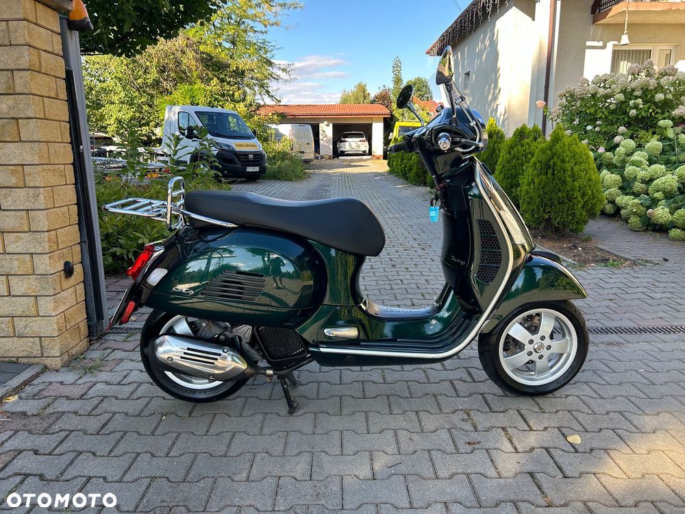 Vespa GTS - 9