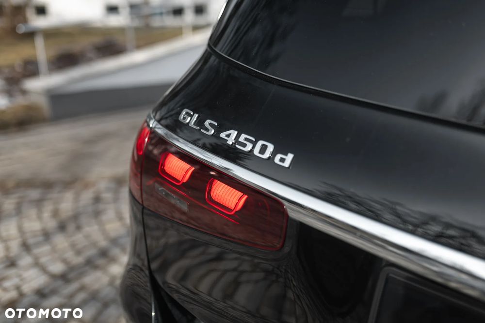 Mercedes-Benz GLS - 11