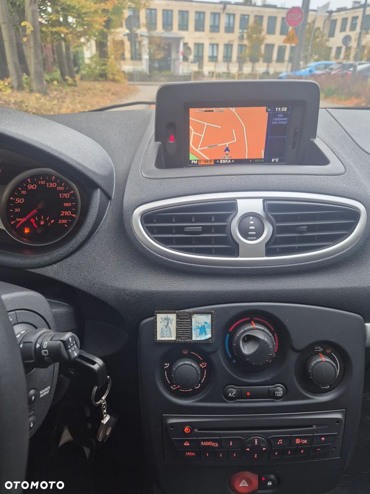 Renault Clio 1.2 16V Alize Euro5 - 6