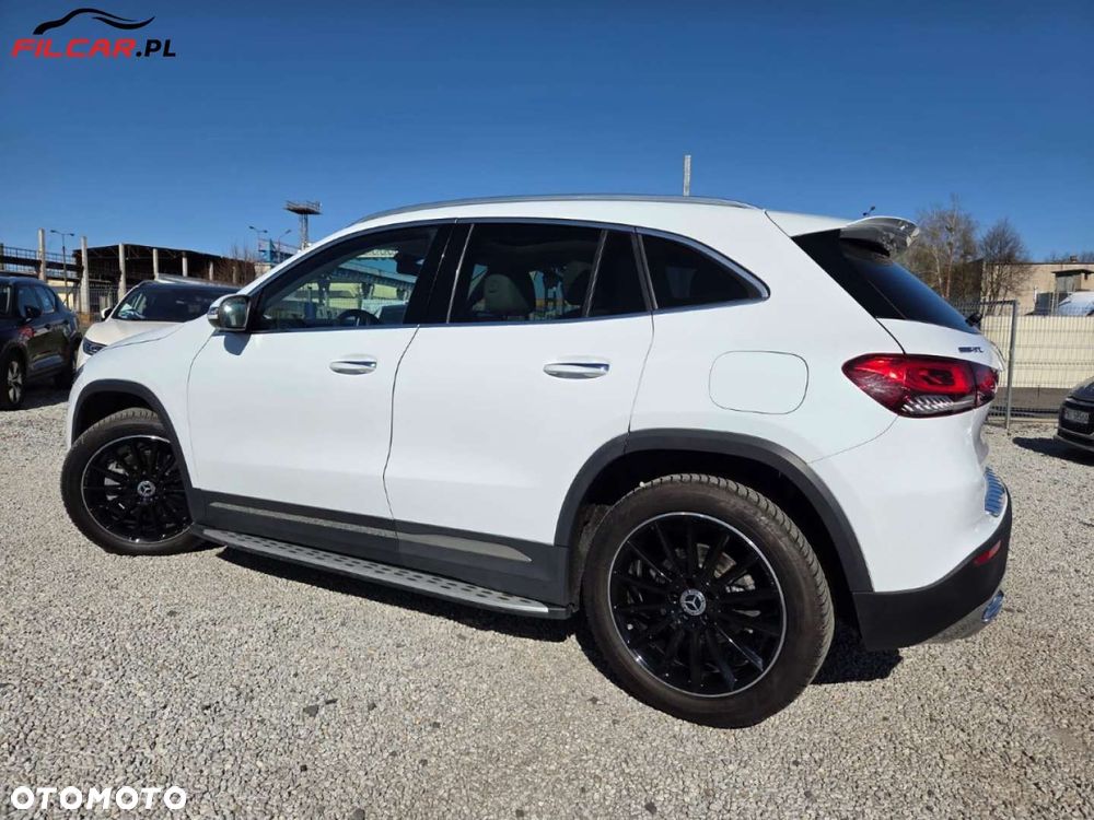 Mercedes-Benz GLA - 30