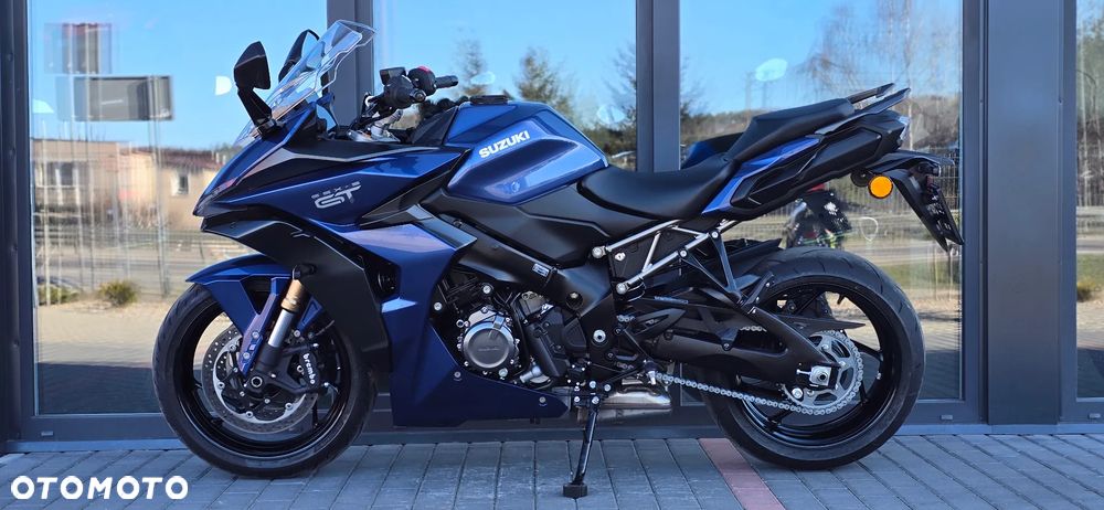 Suzuki GSX - 24